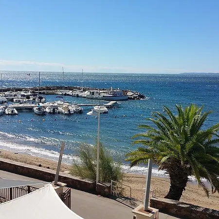 Otel Le Toukan Saint-Raphaël