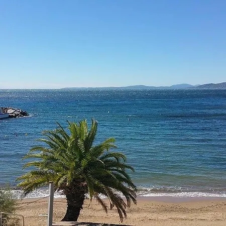 Otel Le Toukan Saint-Raphaël